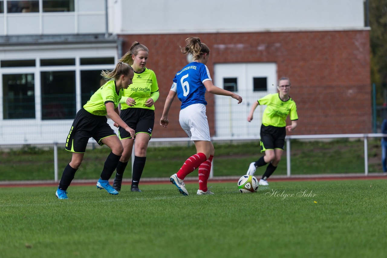 Bild 90 - B-Juniorinnen TSV Schoenberg - Holstein Kiel : Ergebnis: 0:23